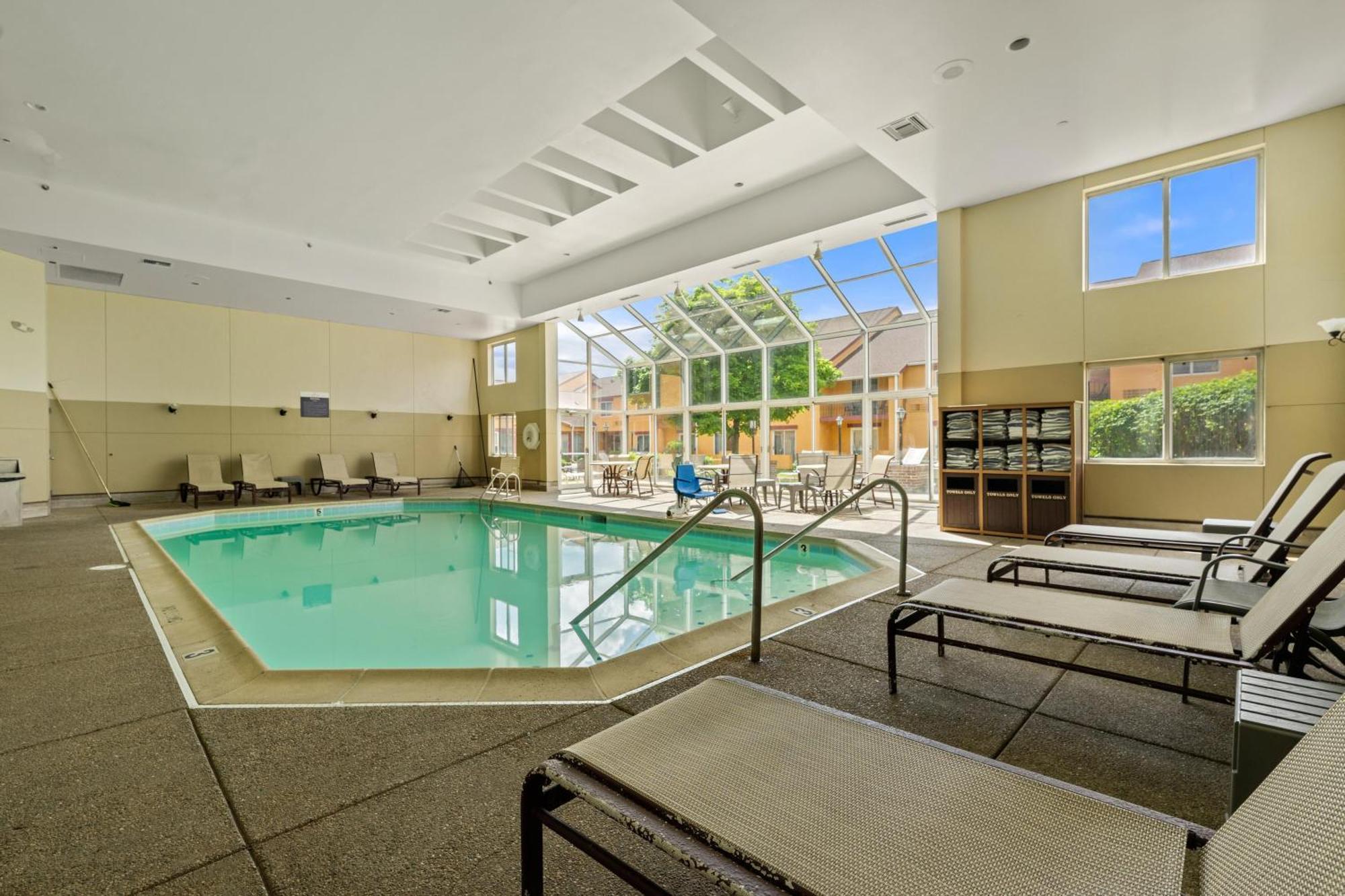 Chicago Club Inn & Suite Oakbrook Terrace Eksteriør billede
