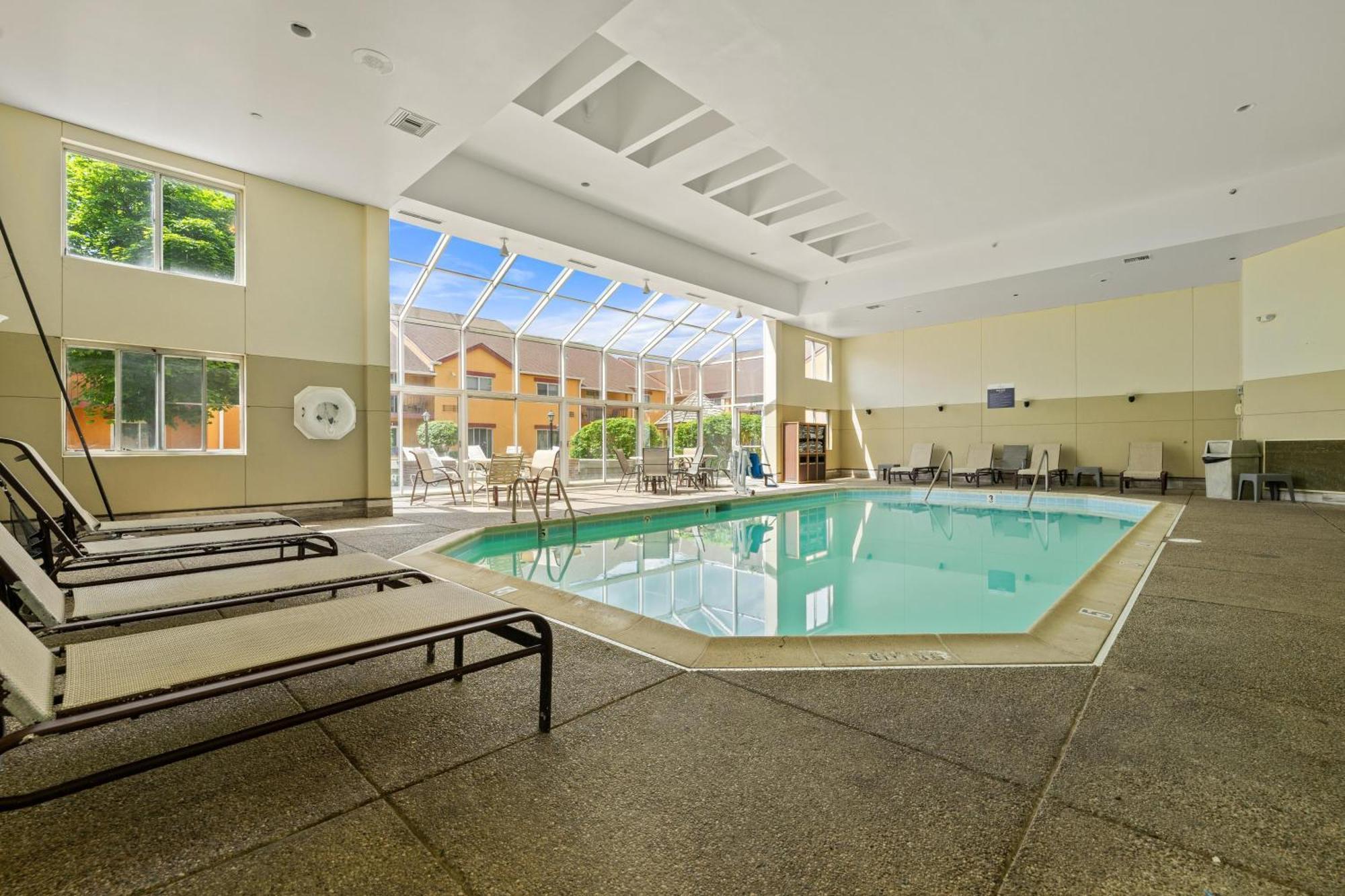 Chicago Club Inn & Suite Oakbrook Terrace Eksteriør billede